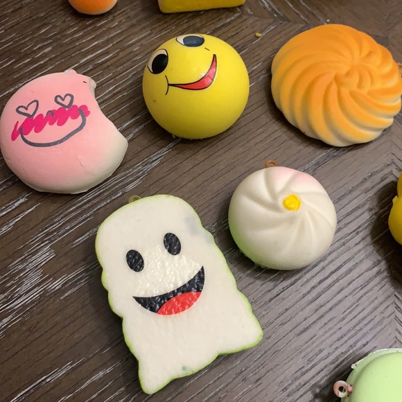 Bundle of 15 squishes - Picture 16 of 17